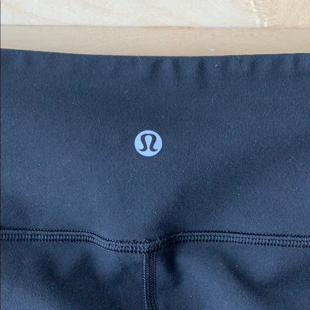 Lululemon crops - Picture 3 of 4
